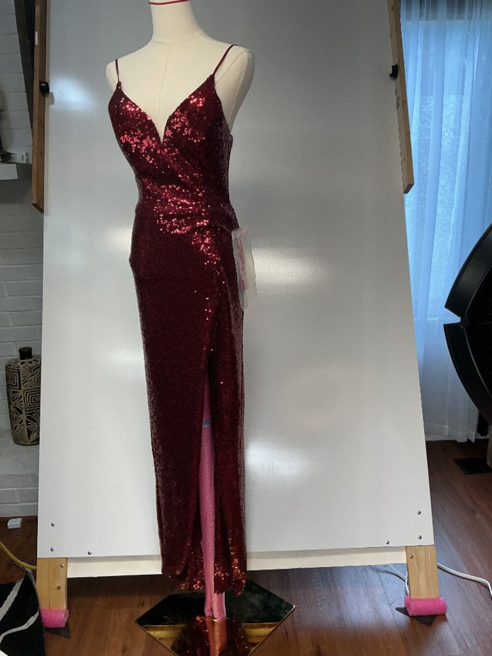 B. Smart Burgundy Sequin Formal Gown Size 5/6 NWT With Matching Face Mask - Picture 12 of 14